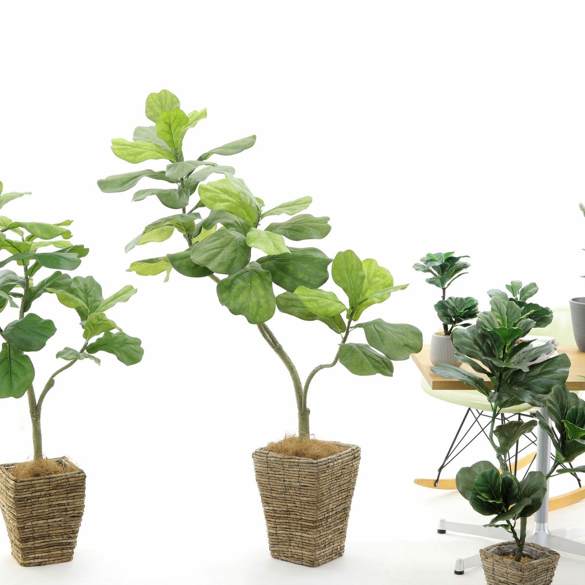 かなり自由に曲げることができます。