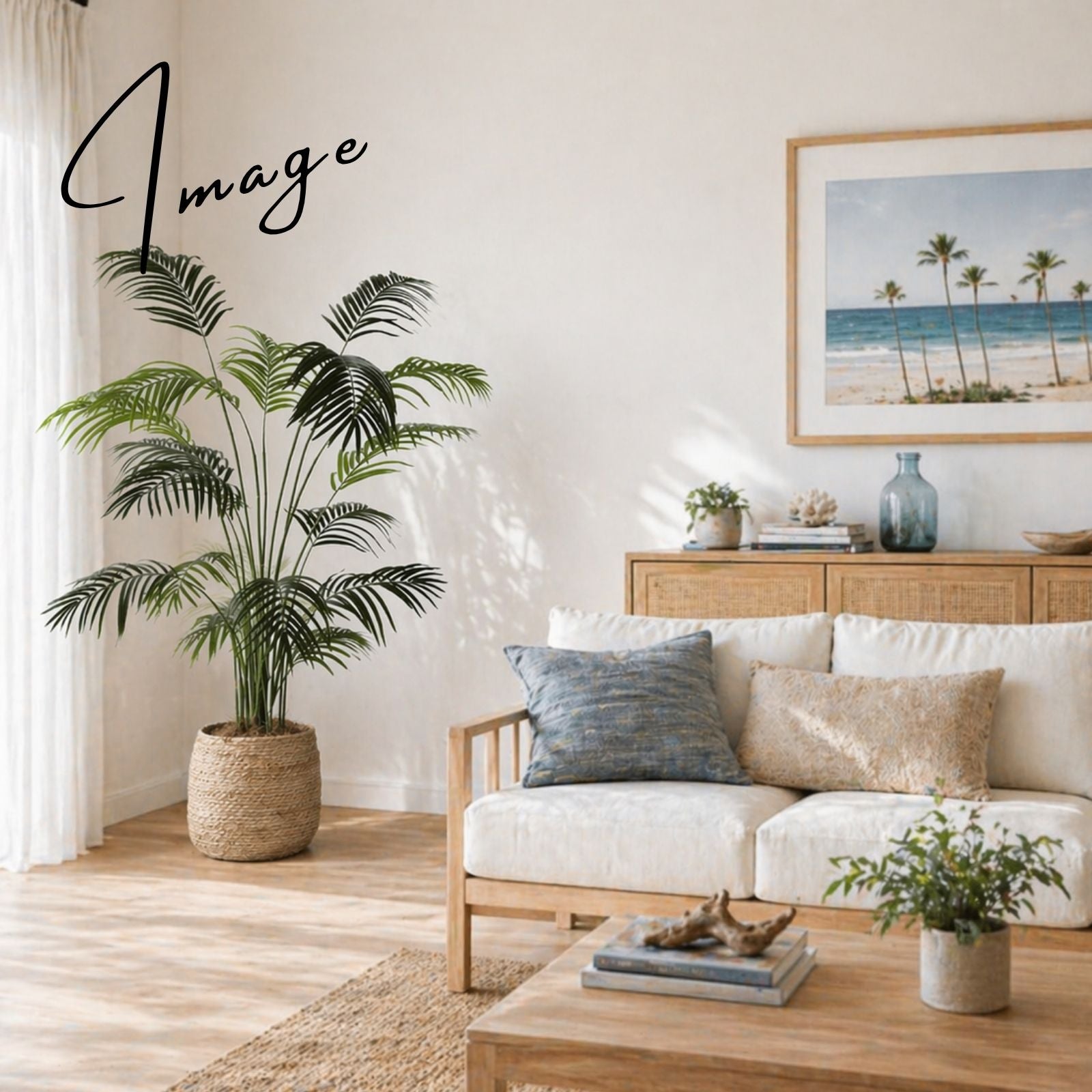 西海岸リゾート風のリビングとアレカパーム