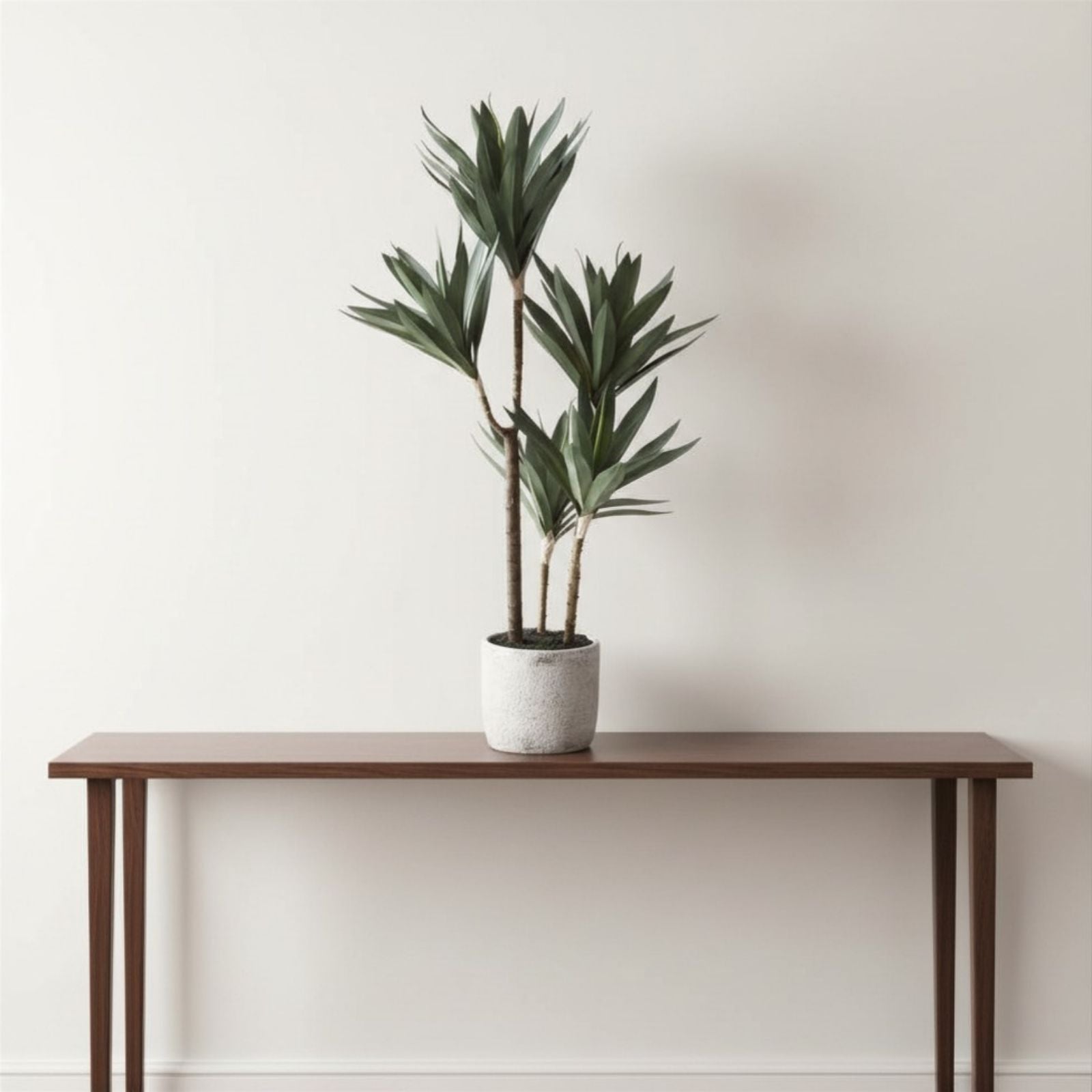 コンソールテーブルの上に飾られたグリーン